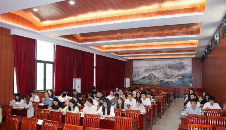武汉东新电子技工学校--成功召开教务教学工作会议